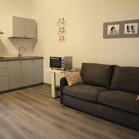 Aetna Silva アパート ザッフェラーナ・エトネーア